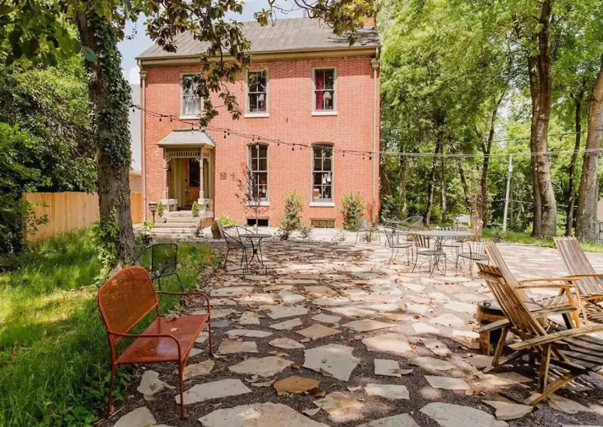 Frankfort Hideaway Urban Retreat In Louisville