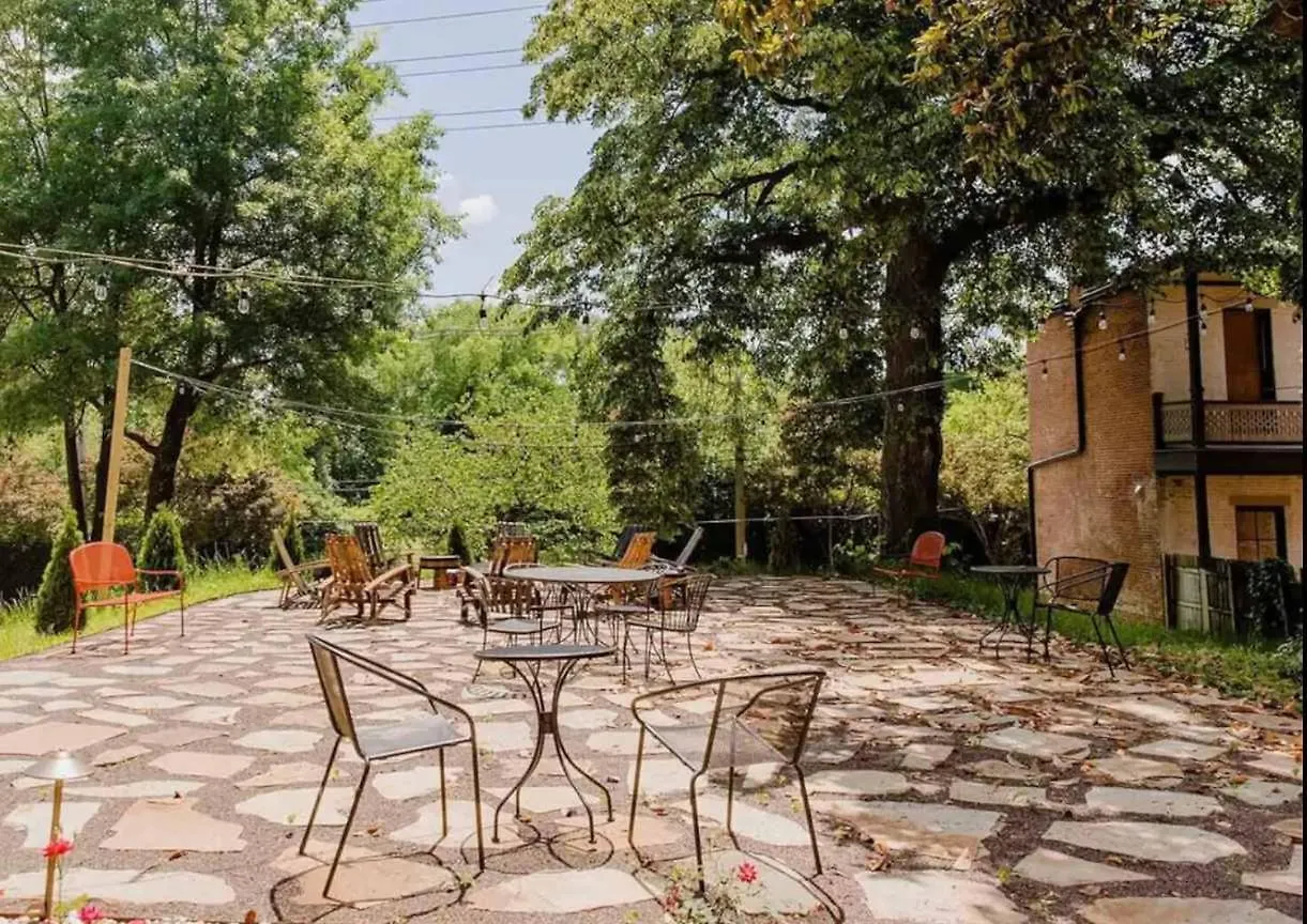 Frankfort Hideaway Urban Retreat In Louisville USA